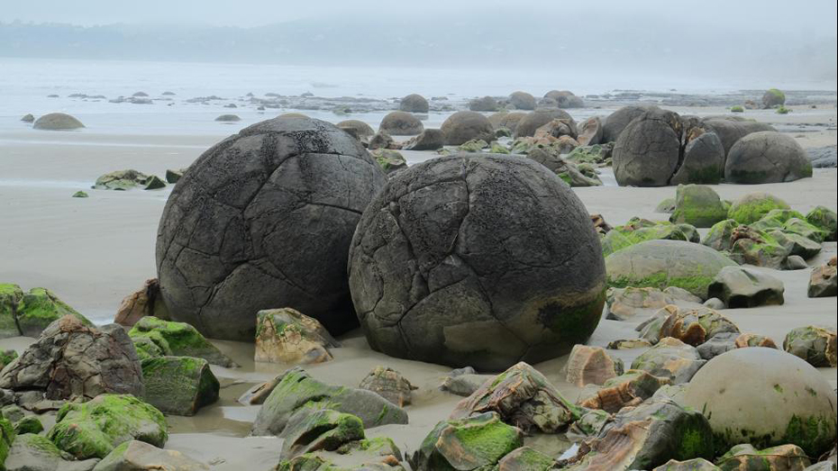 abunawaf.com_wp_content_uploads_2015_03_Moreaki_Boulders.jpg